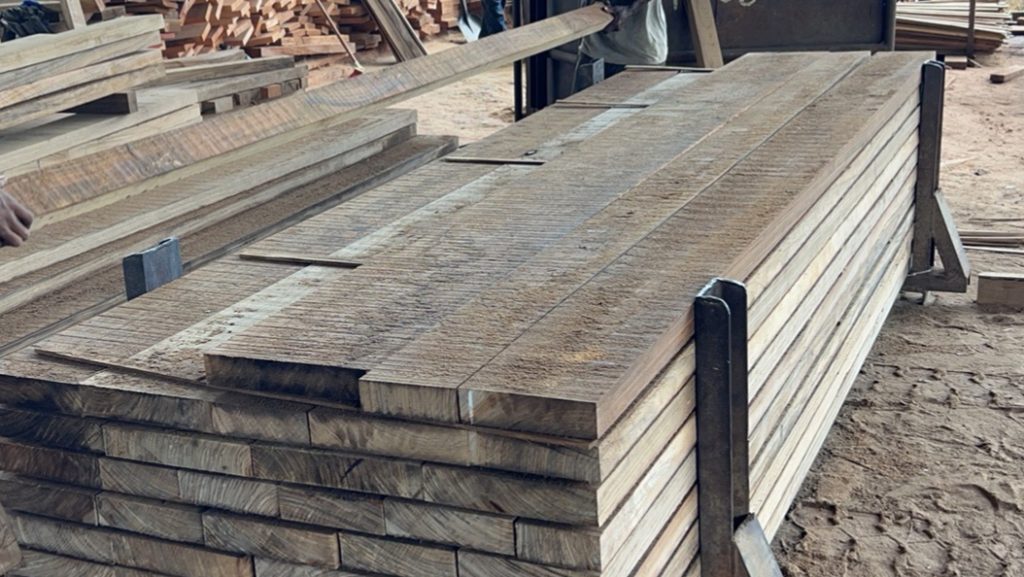 Bubinga timber grain figure pommele pattern detail