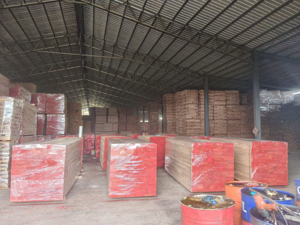 okume timber warehouse stacking