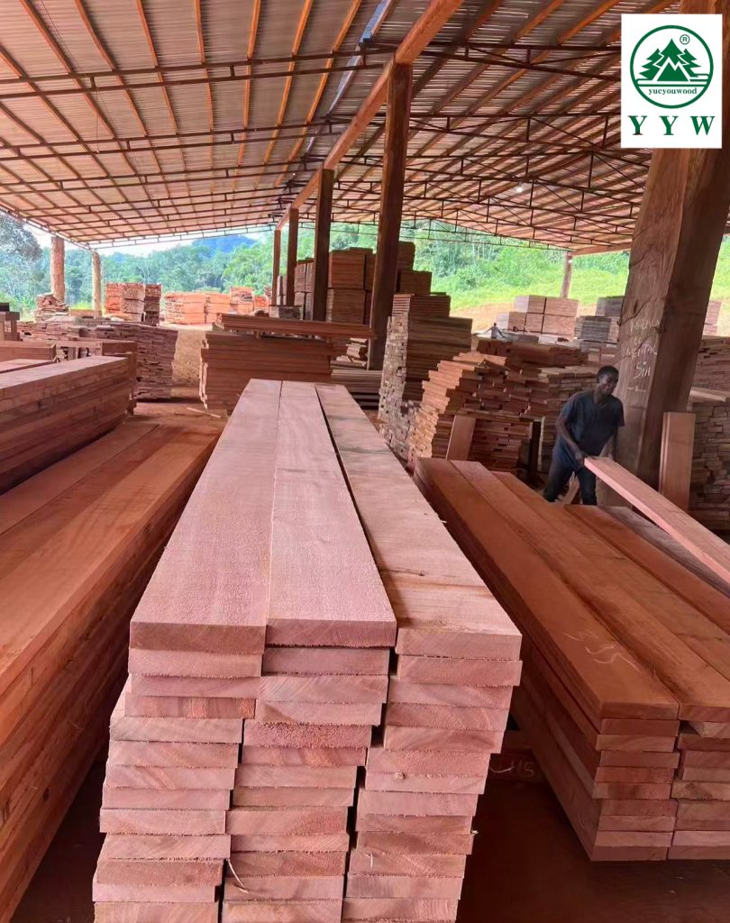 okoume grain texture